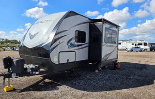 Family-Friendly Dutchmen Aerolite/ Delivery