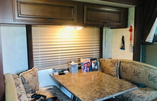 31' Spacious - 6 person RV for Children & Pets 8-)