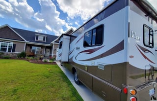 Fiona Chocolate - (good) dog friendly!