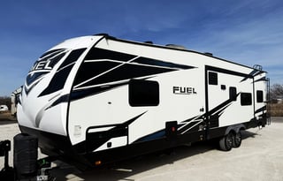 19 Heartland Fuel Toy hauler