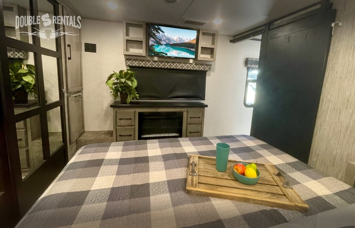 Private Master Suite with Reclining King Bed, Walk-In Closet, Washer/Dryer Combo, and a Fireplace!