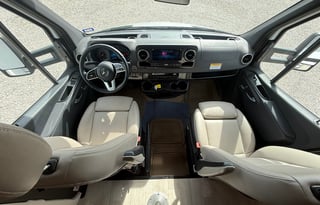 23 Winnebago View sprinter