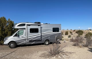 Great 4 Season Family RV w/ Slide-Out, Solar & Gen