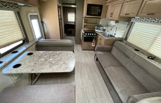 2019 Thor Daybreak 30DB Class C Super Comfortable!