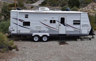 Beautifully updated 2006 Jayco Jay Flight with comfy queen and bunks! - Huge slideout