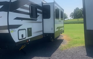2022 heartland mallard  32’  rv rental