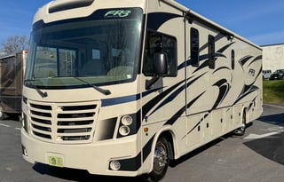 FR3 Easy to Drive Class A RV - with Bunks!