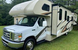 2017 Thor Motor Coach Freedom Elite