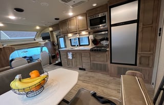 2019 Entegra Coach Odyssey 29V 32’