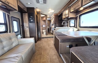 2018 Chateau 31E Bunkhouse 5 TV's