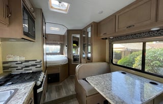 2019 Thor Motor Coach Four Winds 22E free parking