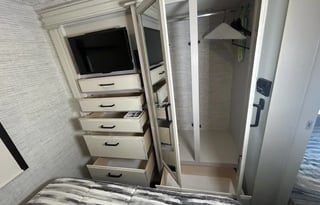 Alante Family Luxury RV - Endless Adventures!  A-1