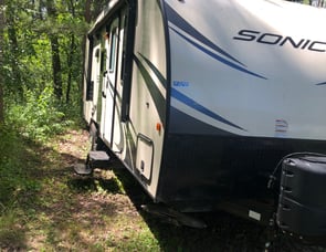 Venture RV Sonic SN220VBH