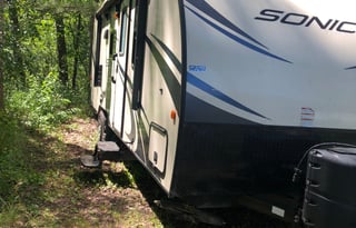 2017 Venture RV Sonic SN220VBH