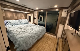 2023 Fifth Wheel RiverStone 45BATH DELIVERY ONLY