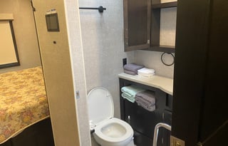 Adventure awaits you in this beautiful Jayco RV