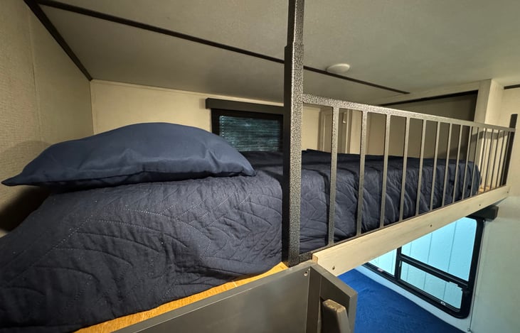 Bunk House - Top Bunk - Queen