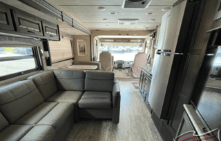 2018 LuxuryThor 35M, 2 Bath-Laundry Room