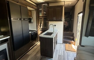 The Triton Luxe Lounge-2022 toy hauler