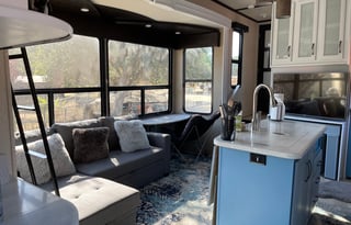 Spectacular and Super Comfortable Fifth Wheel