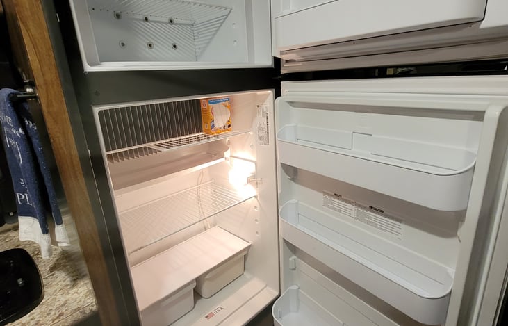 Large capacity RV refrigerator and freezer