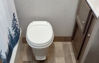 17 ft Travel trailer (20 ft overall) under 4k lbs