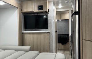 Winnie’s Road Adventures- 2024 Winnebago camper