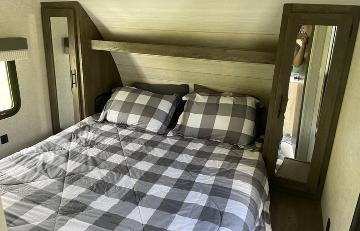 Front bedroom with queen bed