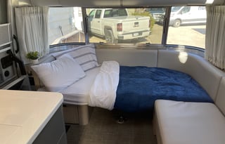 2021 Airstream Globetrotter 27FB - The LainnaBelle