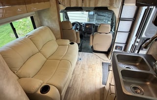 RV with the perfect Off grid set up