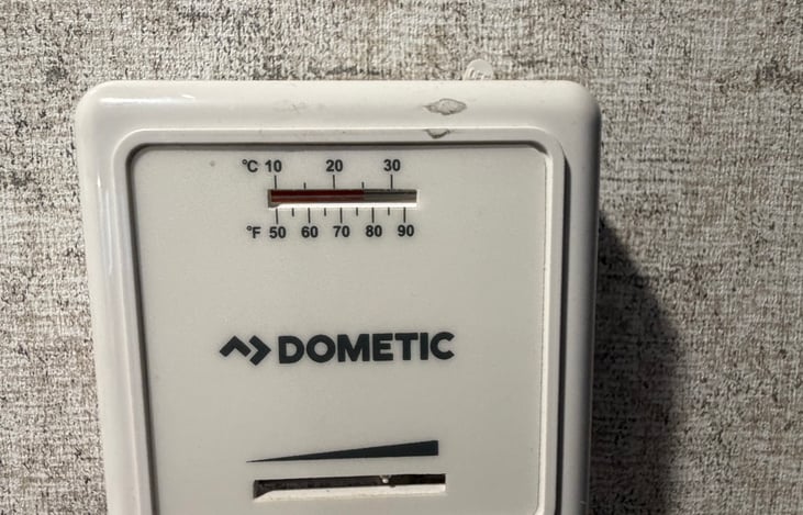 Furnace/air conditioner thermostat to ensure comfort