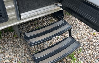 2018 Jay Flight - Queen bed 10” Serta Memory Foam