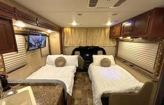 Perfect for a family.Freedom  Elite THOR 29FE