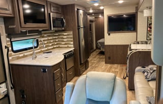 Sir Sleeps-A-Lot 2019 Coachmen Mirada 35BH Bunks