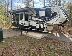 Grand Design Momentum M-Class 351MS