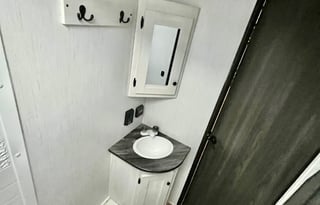 Cozy Bunkhouse | Sleeps 8 | Family+Pet Friendly