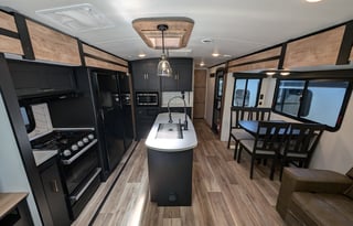 Outback: Chef's kitchen, King bed, 3 slides, Solar