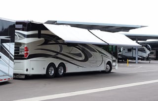 ONE OF THE CLEANEST MOTOR COACHES  OUT THERE