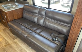 2017 Coachmen Pursuit 30 FW - NO SPECIAL DL NEEDED
