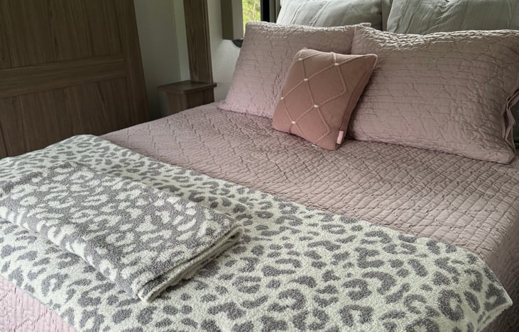 2nd bedroom queen bed with upgraded memory foam mattress.