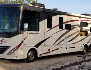 Thor Motor Coach Hurricane 34J