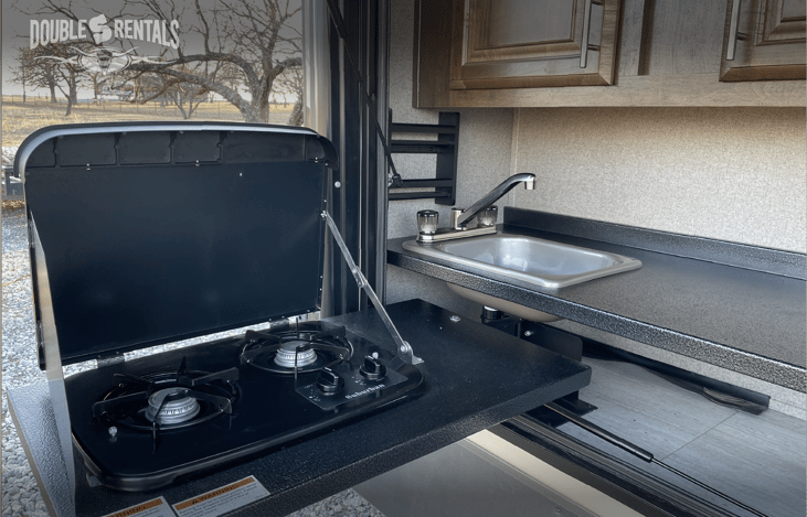 Outdoor Kitchen 2-Burner Stove and Sink