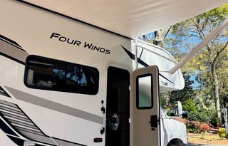 BRAND NEW!! 2025 Thor Four Winds 22B