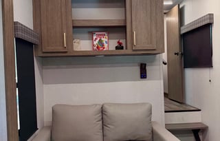 Luxury Eddie Bauer 5th Wheel Delivery no pick up