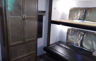 2019 Highland Ridge 427BHS Bunkhouse 5th Wheel