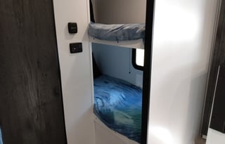 Family-Friendly, Easy-Tow Camper Sleeps 6 w/Bunks