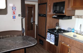 "Sweet Escape" Spacious 10-Person RV
