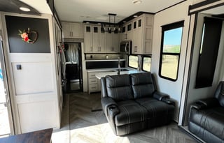 2022 Heartland Cyclone 4006-Toy Hauler, 13' Garage