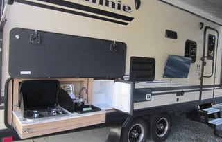 2020 Winnebago Minnie Winnie 25B