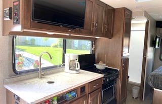 2020 Winnebago Porto 25